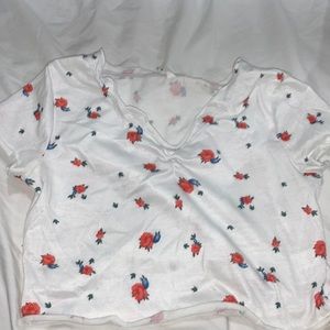White floral cropped tee